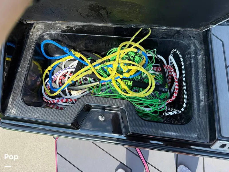 Slide: The Image of Supreme S220 2023 - 15816383