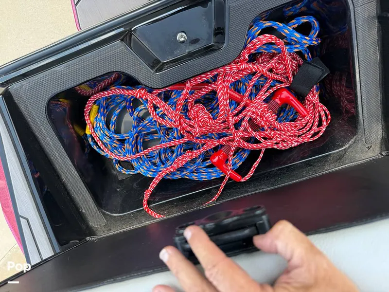 Slide: The Image of Supreme S220 2023 - 15816384