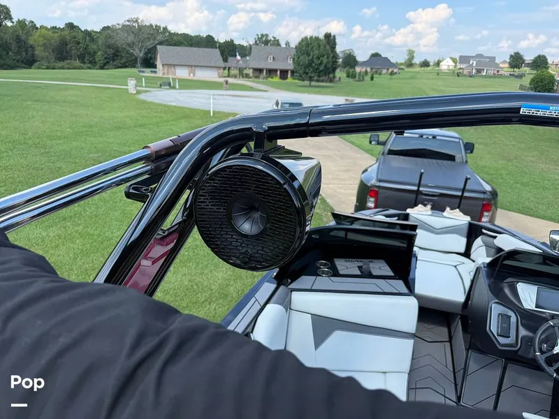 Slide: The Image of Supreme S220 2023 - 15816387