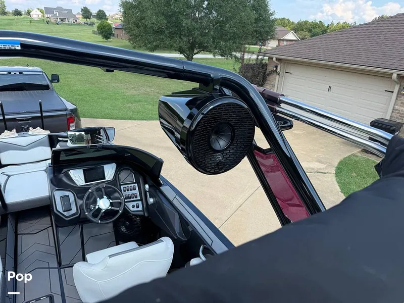 Slide: The Image of Supreme S220 2023 - 15816388