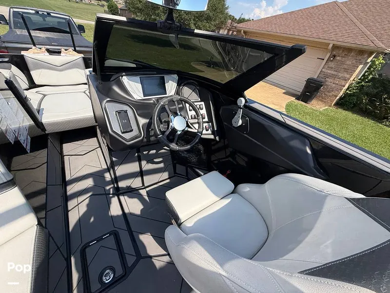 Slide: The Image of Supreme S220 2023 - 15816367