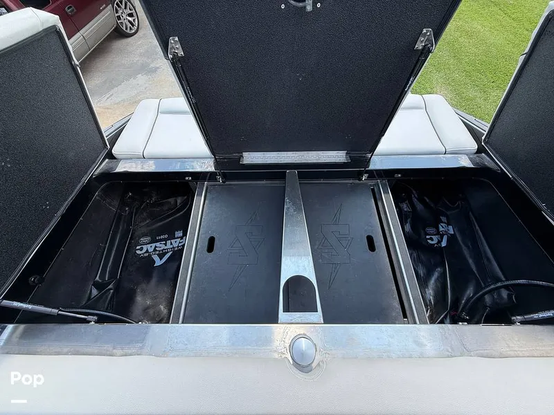 Slide: The Image of Supreme S220 2023 - 15816393