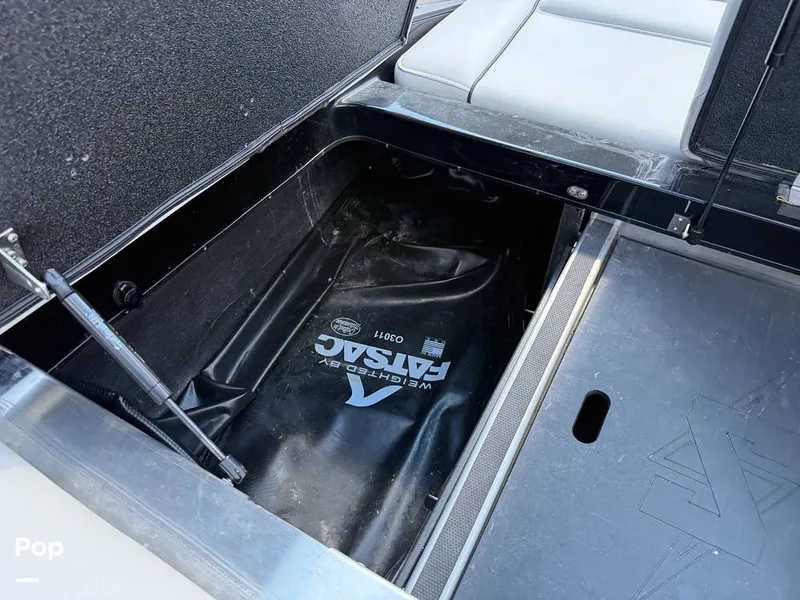 Slide: The Image of Supreme S220 2023 - 15816395