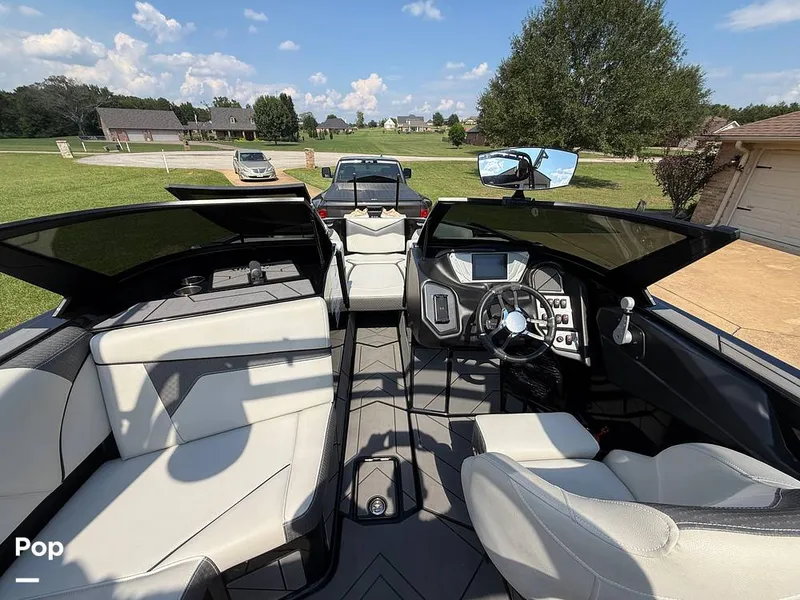 Slide: The Image of Supreme S220 2023 - 15816365