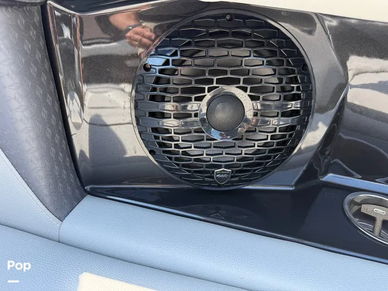 Slide: The Image of Supreme S220 2023 - 15816405