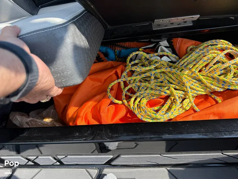 Slide: The Image of Supreme S220 2023 - 15816410