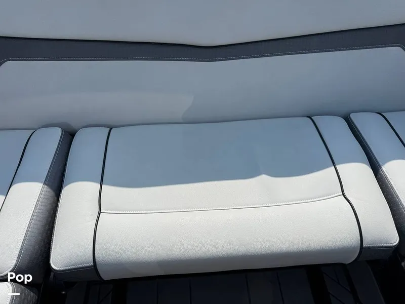 Slide: The Image of Supreme S220 2023 - 15816411