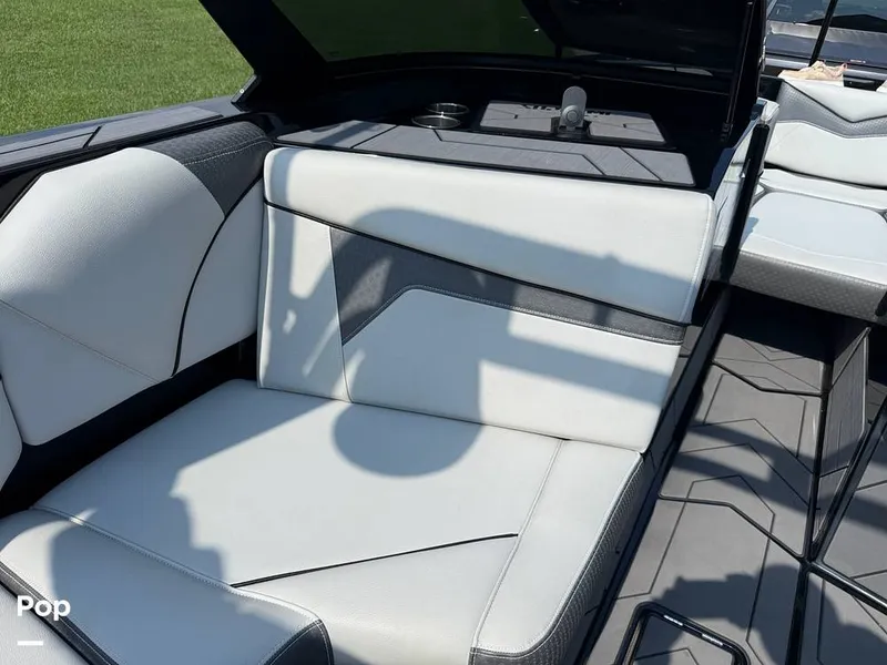 Slide: The Image of Supreme S220 2023 - 15816413