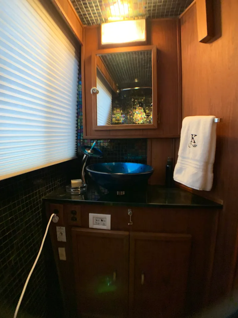 Slide: The Image of Harbor Master 520 Coastal 1988 - 23