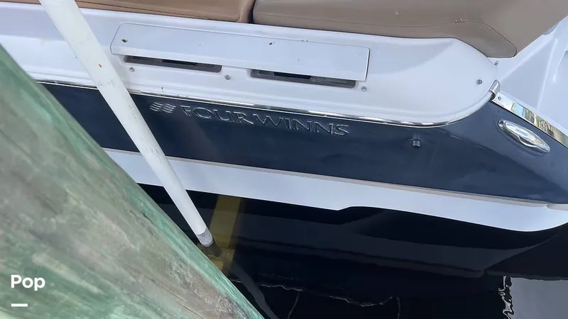 Slide: The Image of Four Winns H260 Horizon 2015 - 15881016