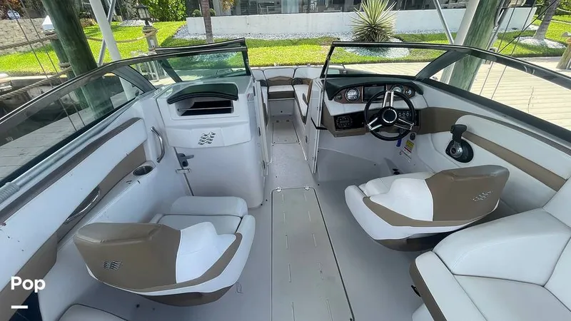 Slide: The Image of Four Winns H260 Horizon 2015 - 15881040