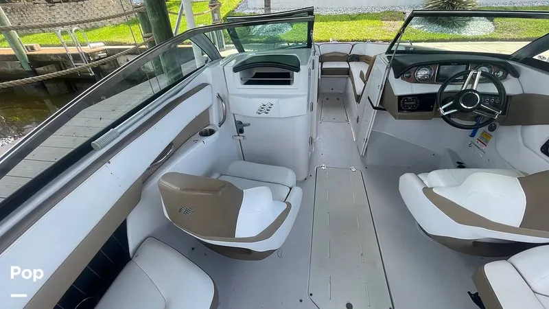 Slide: The Image of Four Winns H260 Horizon 2015 - 15881039