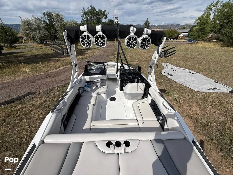 Slide: The Image of Axis A22 2015 - 15843496