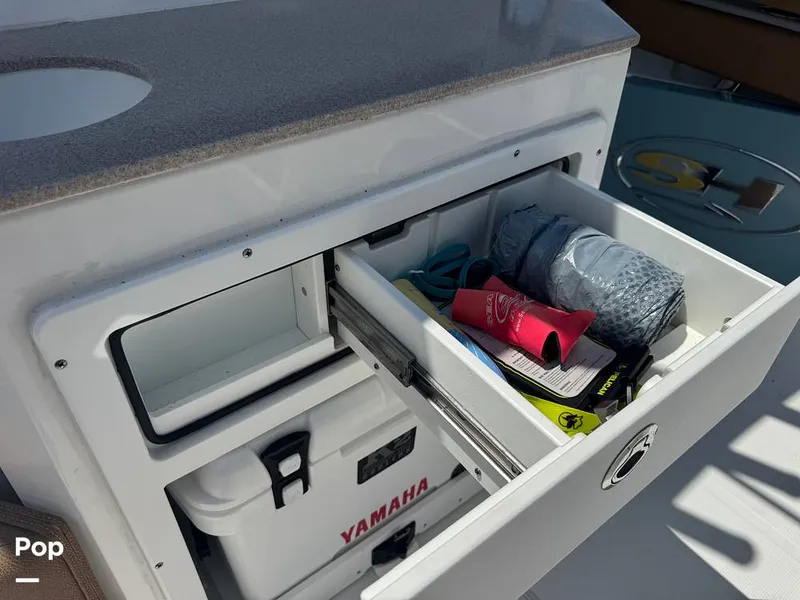 Slide: The Image of Sea Hunt Ultra 265 SE 2024 - 15808217