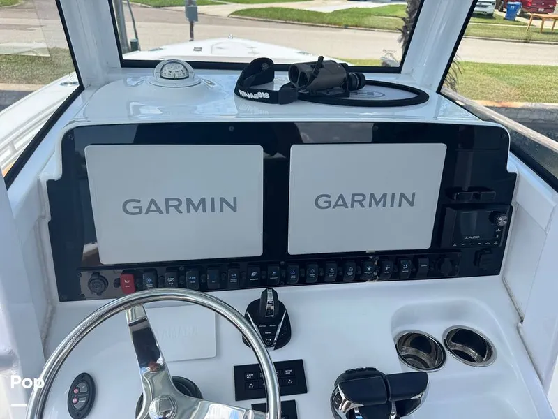 Slide: The Image of Sea Hunt Ultra 265 SE 2024 - 15808184