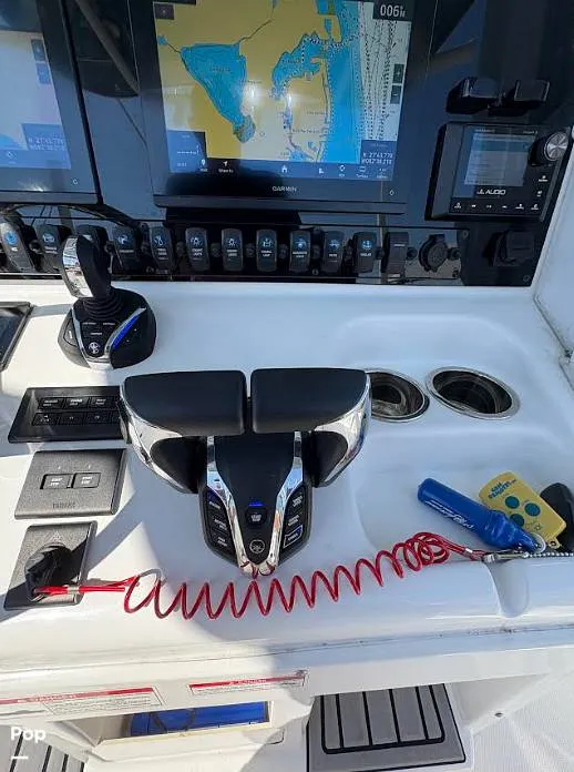 Slide: The Image of Sea Hunt Ultra 265 SE 2024 - 15776904