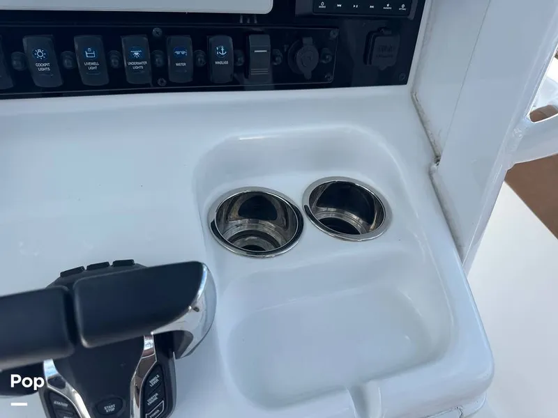 Slide: The Image of Sea Hunt Ultra 265 SE 2024 - 15808193