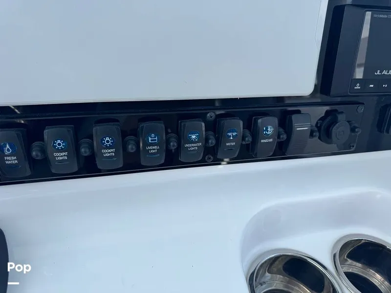 Slide: The Image of Sea Hunt Ultra 265 SE 2024 - 15808197