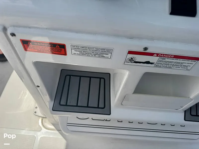 Slide: The Image of Sea Hunt Ultra 265 SE 2024 - 15808201