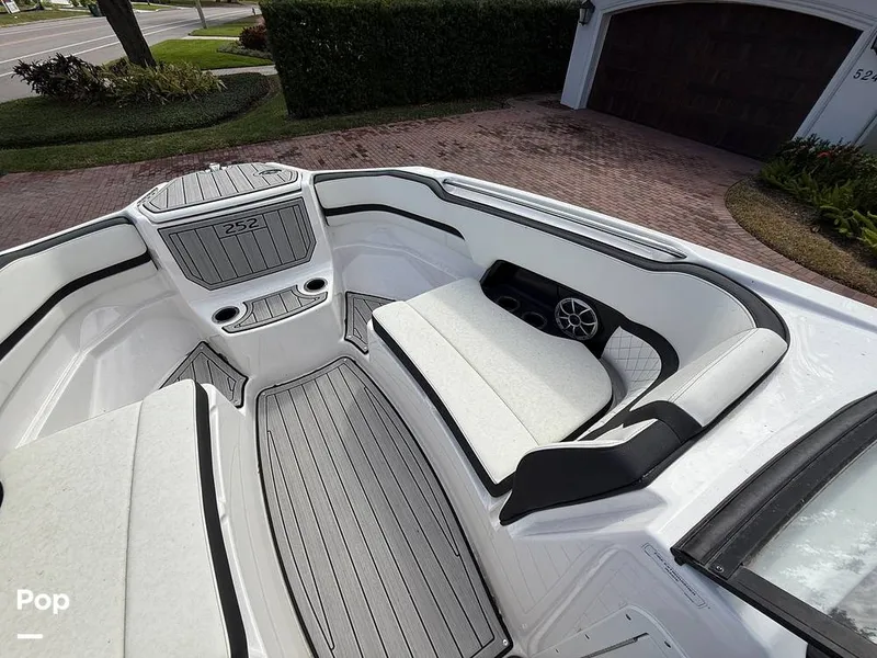 Slide: The Image of Yamaha 252se 2024 - 16004555