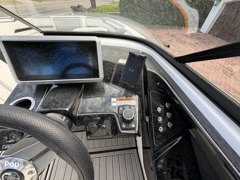 Slide: The Image of Yamaha 252se 2024 - 16004580