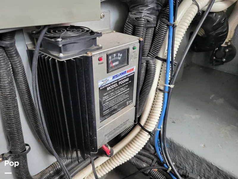 Slide: The Image of Sea Ray 330 Express Cruiser 2000 - 15786139