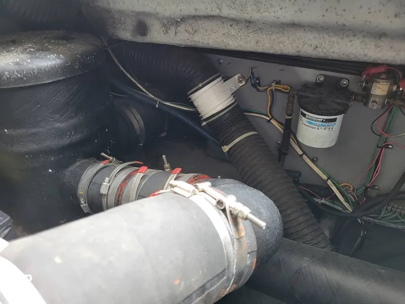 Slide: The Image of Sea Ray 330 Express Cruiser 2000 - 15786144