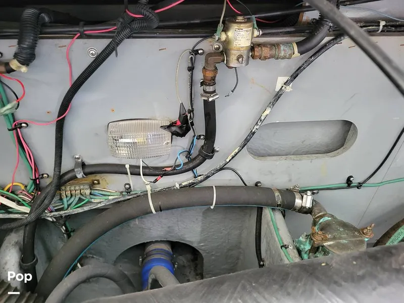 Slide: The Image of Sea Ray 330 Express Cruiser 2000 - 15786146