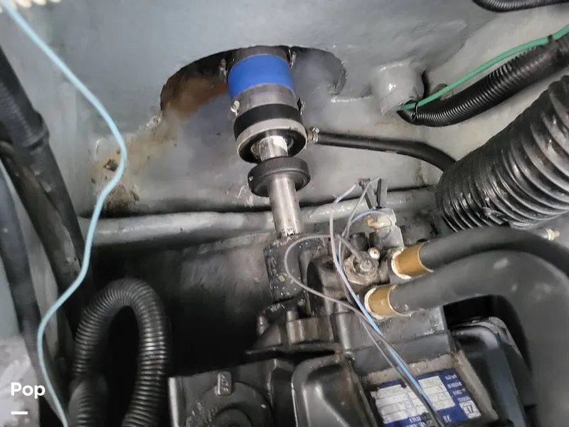 Slide: The Image of Sea Ray 330 Express Cruiser 2000 - 15786149