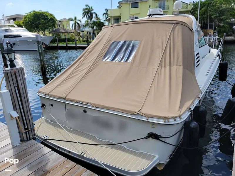 Slide: The Image of Sea Ray 330 Express Cruiser 2000 - 15786190