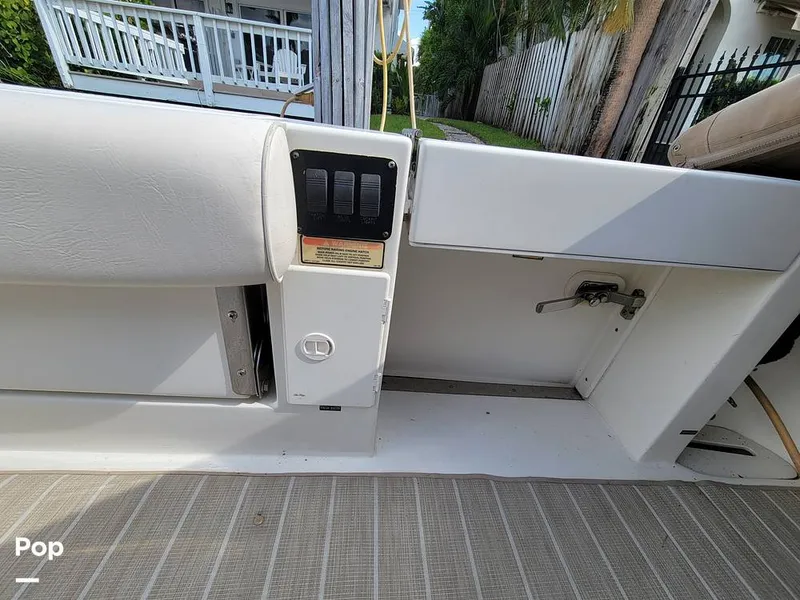 Slide: The Image of Sea Ray 330 Express Cruiser 2000 - 15785863