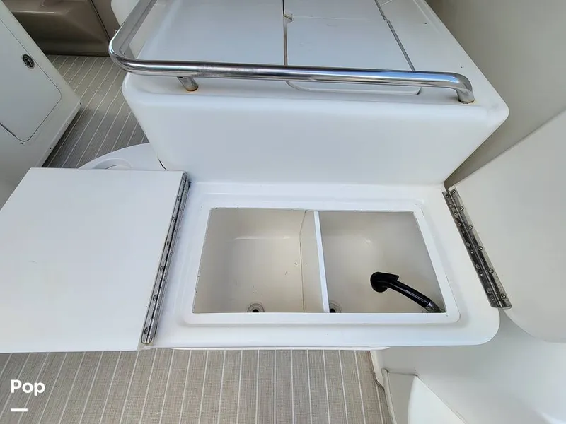 Slide: The Image of Sea Ray 330 Express Cruiser 2000 - 15785869