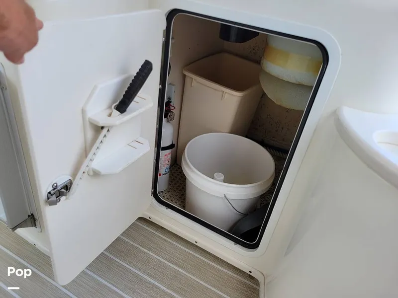 Slide: The Image of Sea Ray 330 Express Cruiser 2000 - 15785874