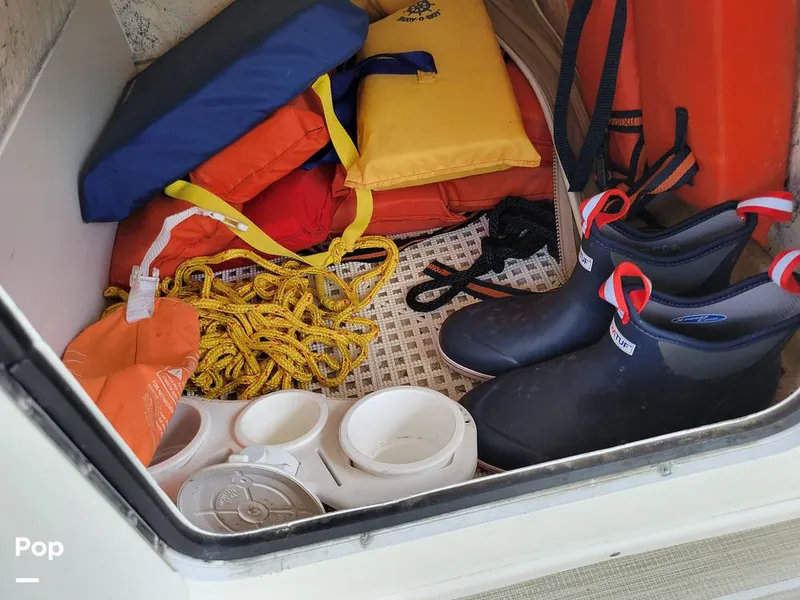 Slide: The Image of Sea Ray 330 Express Cruiser 2000 - 15785877