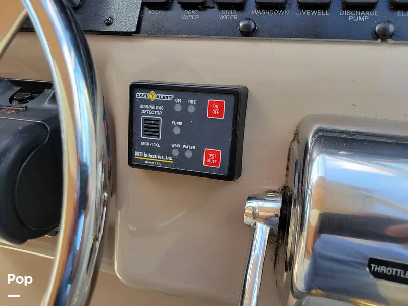 Slide: The Image of Sea Ray 330 Express Cruiser 2000 - 15785890