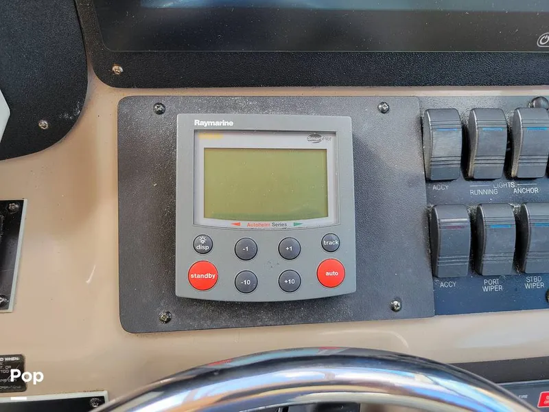 Slide: The Image of Sea Ray 330 Express Cruiser 2000 - 15785894