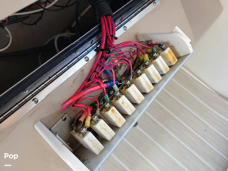 Slide: The Image of Sea Ray 330 Express Cruiser 2000 - 15785901