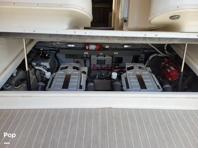 Slide: The Image of Sea Ray 330 Express Cruiser 2000 - 15785917