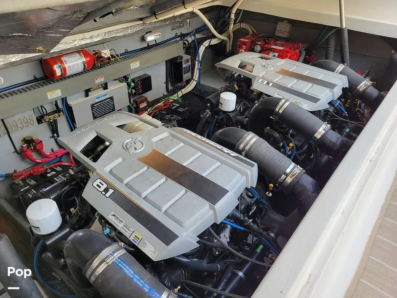 Slide: The Image of Sea Ray 330 Express Cruiser 2000 - 15785918