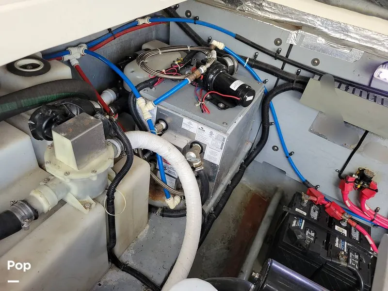 Slide: The Image of Sea Ray 330 Express Cruiser 2000 - 15786114