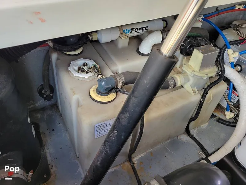 Slide: The Image of Sea Ray 330 Express Cruiser 2000 - 15786115