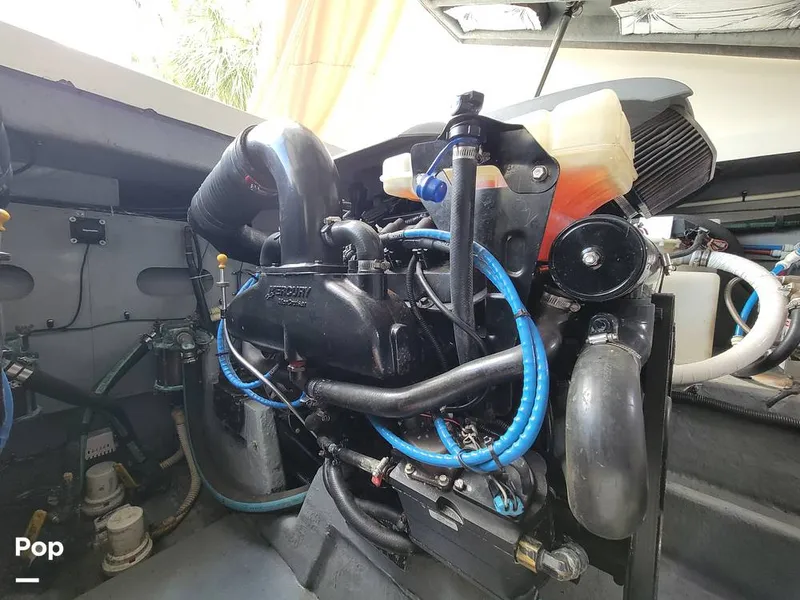 Slide: The Image of Sea Ray 330 Express Cruiser 2000 - 15786118