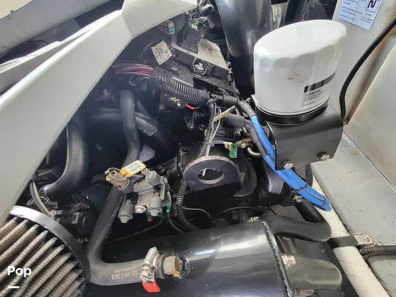 Slide: The Image of Sea Ray 330 Express Cruiser 2000 - 15786124