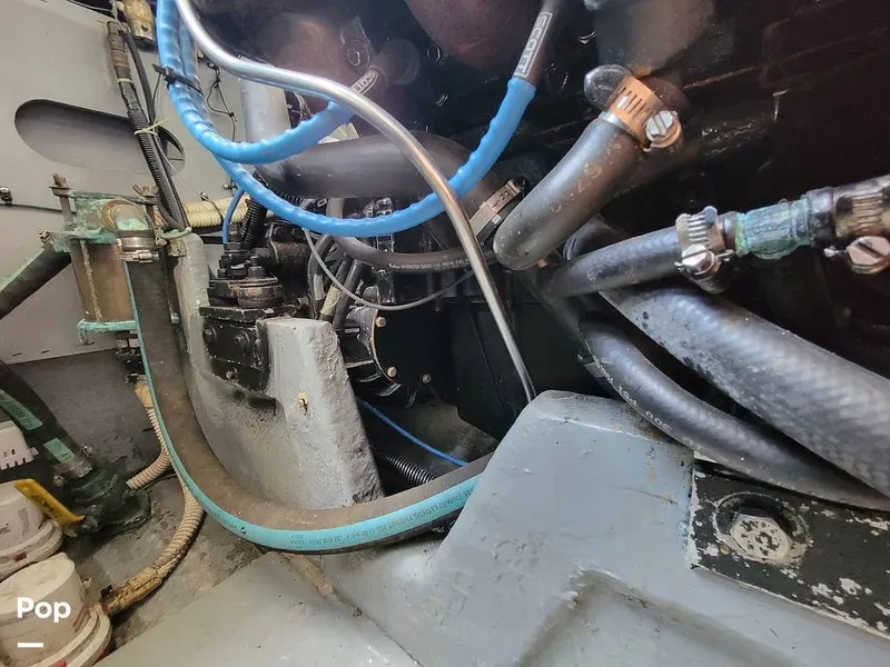 Slide: The Image of Sea Ray 330 Express Cruiser 2000 - 15786127