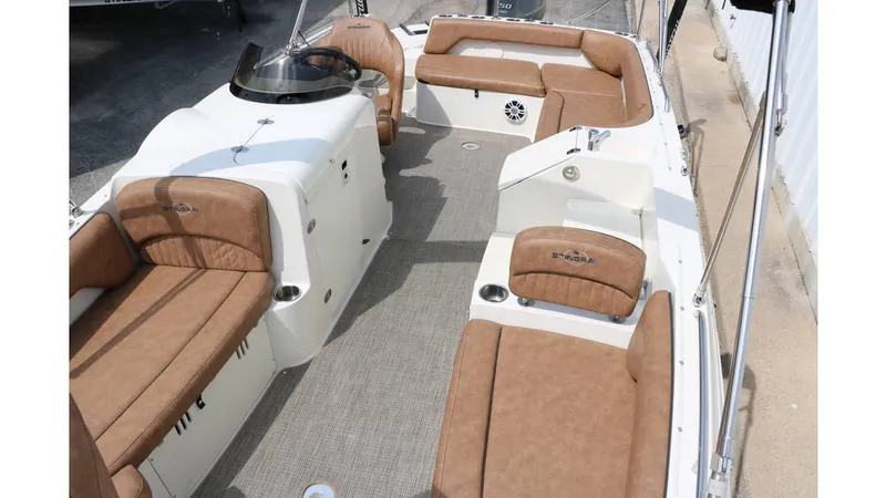 Slide: The Image of Stingray 212 SC 2020 - 11