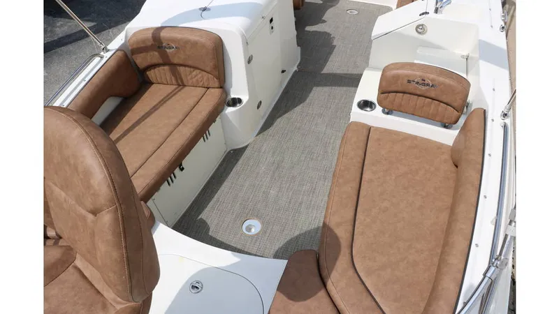 Slide: The Image of Stingray 212 SC 2020 - 12