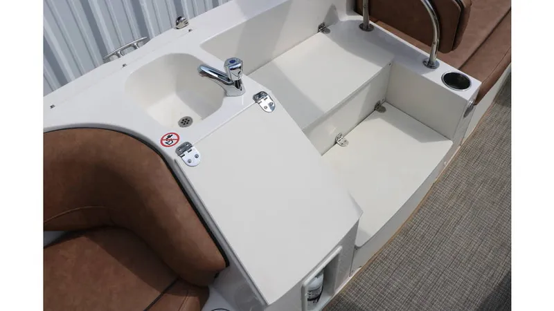 Slide: The Image of Stingray 212 SC 2020 - 17