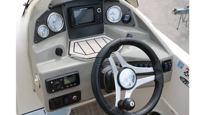 Slide: The Image of Stingray 212 SC 2020 - 21