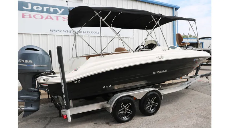 Slide: The Image of Stingray 212 SC 2020 - 32