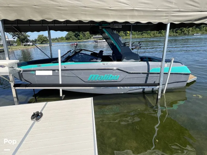 The Image of 2022 Malibu M240 - 15786220